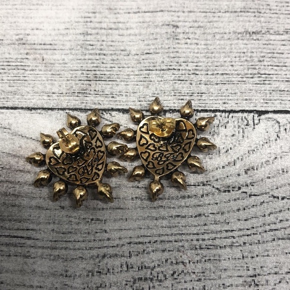 𝅺Betsey Johnson Rhinestone Heart Romantic Costume Statement Earrings Gold. - Picture 4 of 5